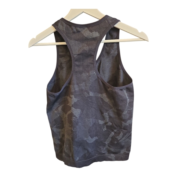 GYMSHARK Adapt Camo Seamless Tank - Picture 7 of 8